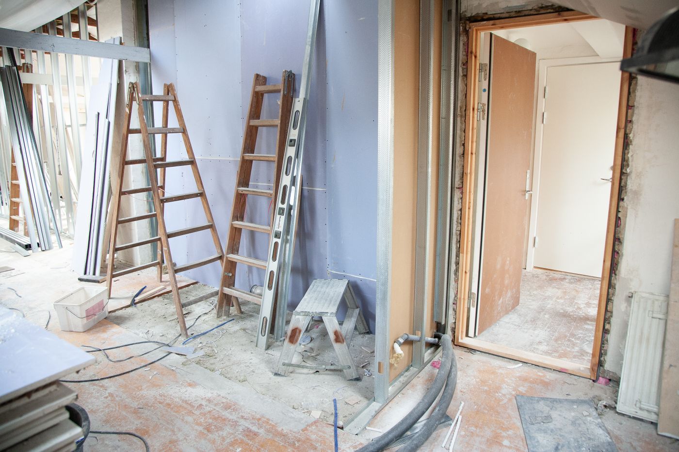 Vivienda en obras durante la reforma de su instalación eléctrica